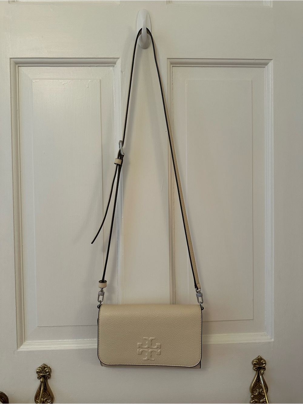 Tory Burch Beige Pebbled Leather Crossbody Bag w/ a Matching Wallet